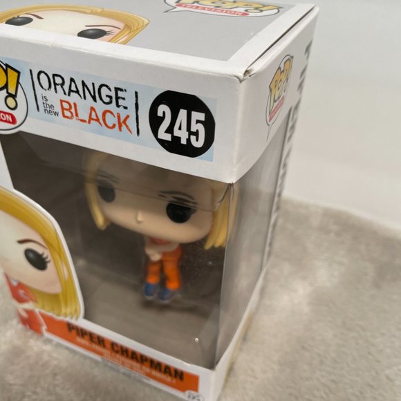 Orange is the New Black Piper Chapman Funko POP! #245 - Picture 3 of 11